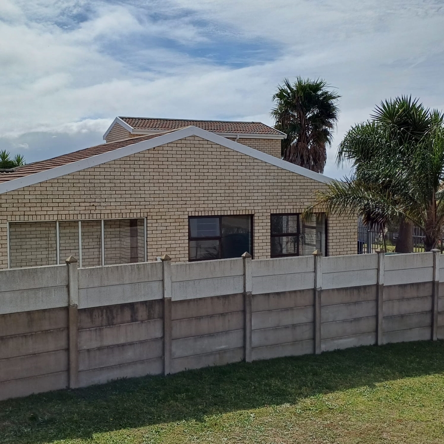2 Bedroom Property for Sale in Wavecrest Eastern Cape